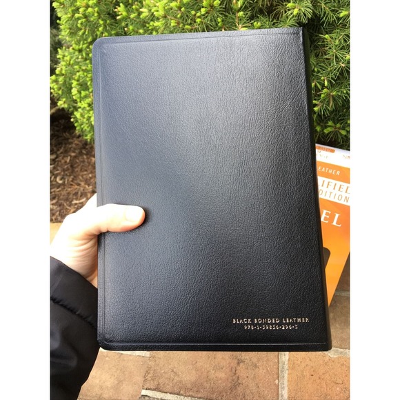 NKJV & Classic Amplified 1987 AMPC Parallel Bible - Black Bonded Leather - Picture 3 of 8